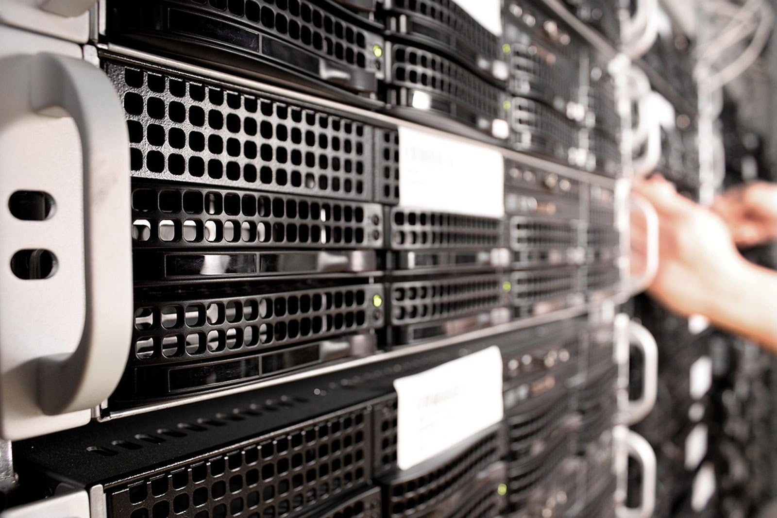 Network Topology: How Does Your Network Layout Affect Performance? 1 Network Topology: How Does Your Network Layout Affect Performance?